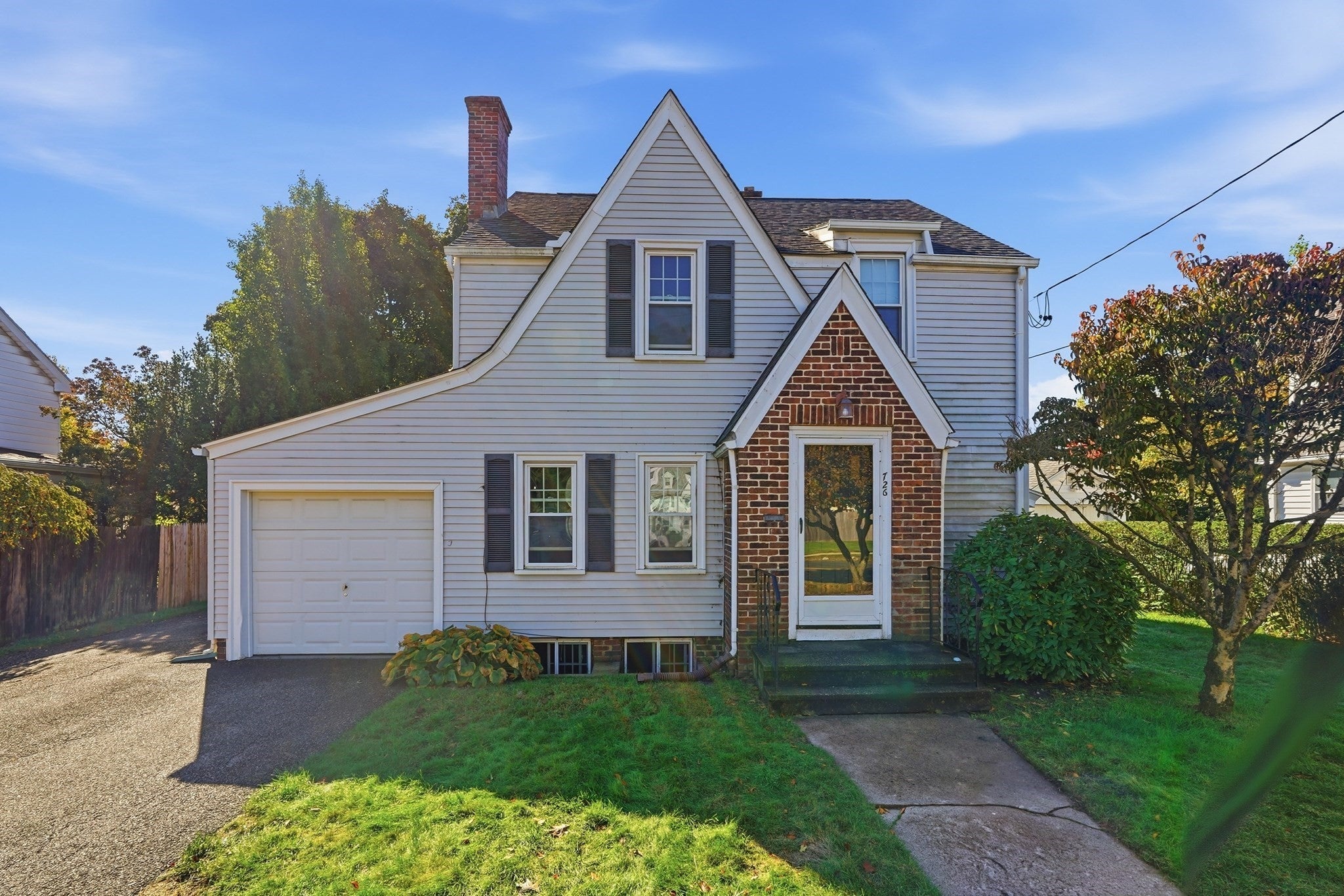 Photo of 726 Allen St, Springfield, MA