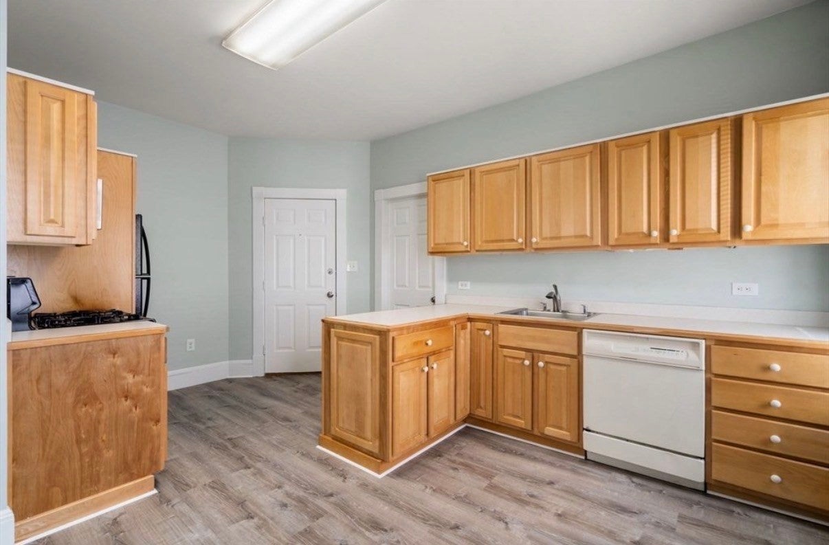 100 4th av 100 4th Ave #3, Lowell, MA, 100 4th av 100 4th Ave #3, Lowell, MA Photo #8