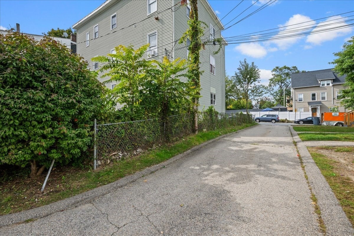 128 Beacon St, Worcester, MA Photo #27