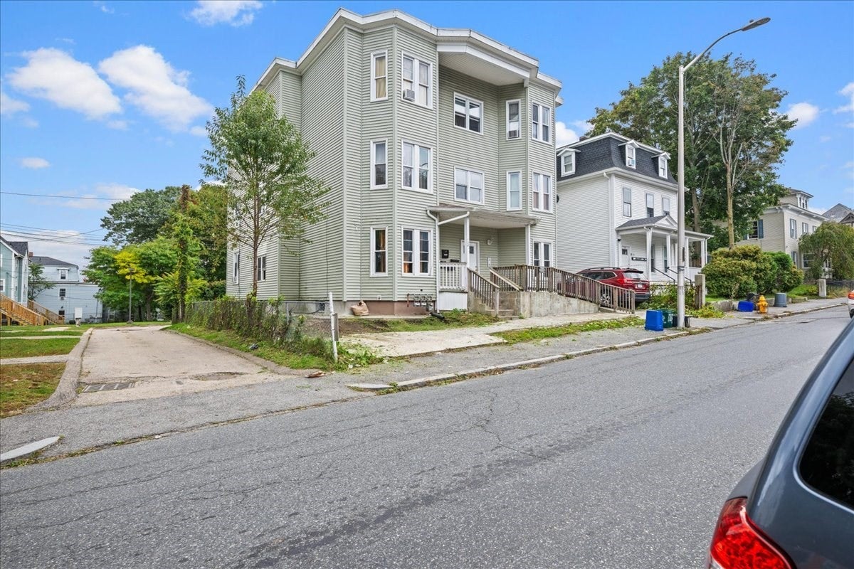 128 Beacon St, Worcester, MA Photo #24