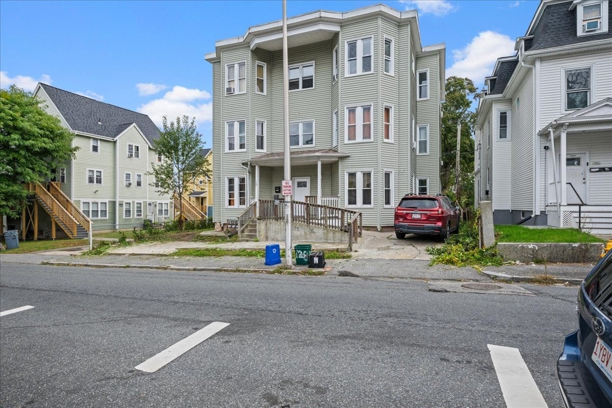 128 Beacon St, Worcester, MA Photo #26