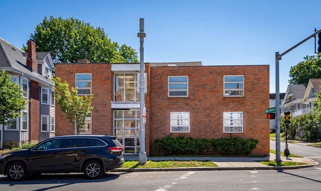 556 Cambridge/32 Gordon Package St, Boston, MA Photo #9