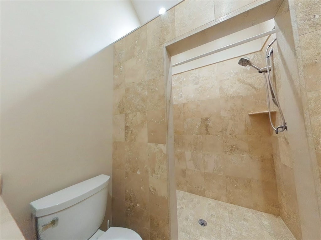109 Farwell St #109, Newton, MA, 109 Farwell St #109, Newton, MA Photo #8