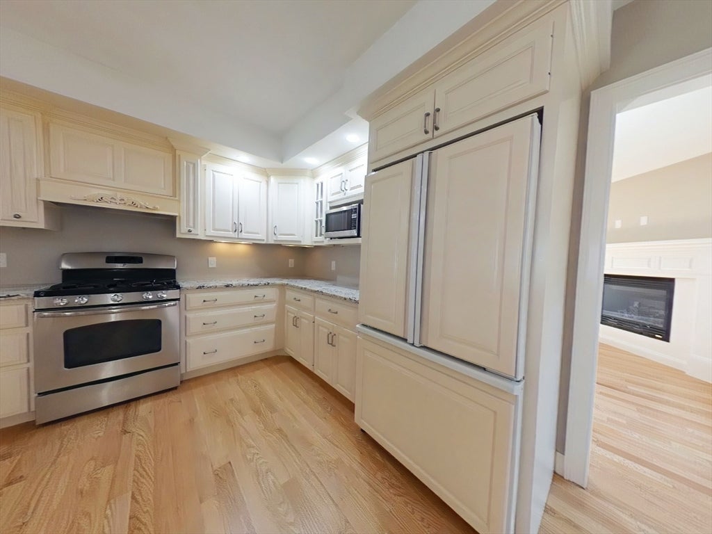 109 Farwell St #109, Newton, MA, 109 Farwell St #109, Newton, MA Photo #2