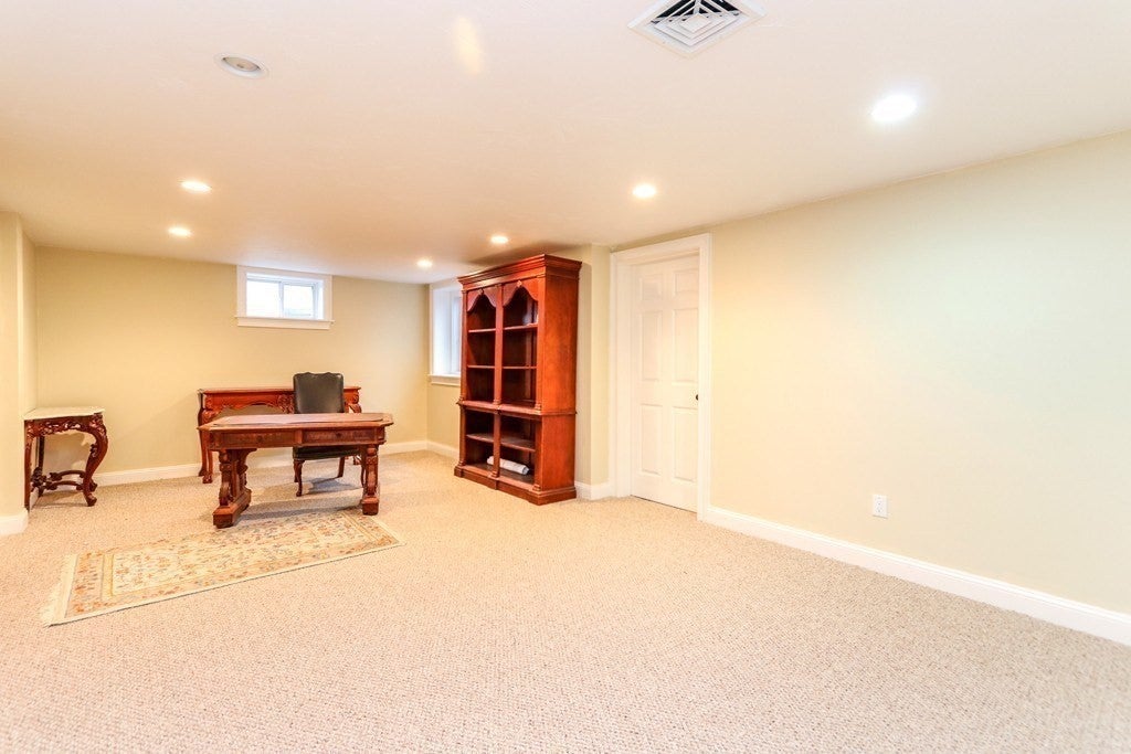 109 Farwell St #109, Newton, MA, 109 Farwell St #109, Newton, MA Photo #16