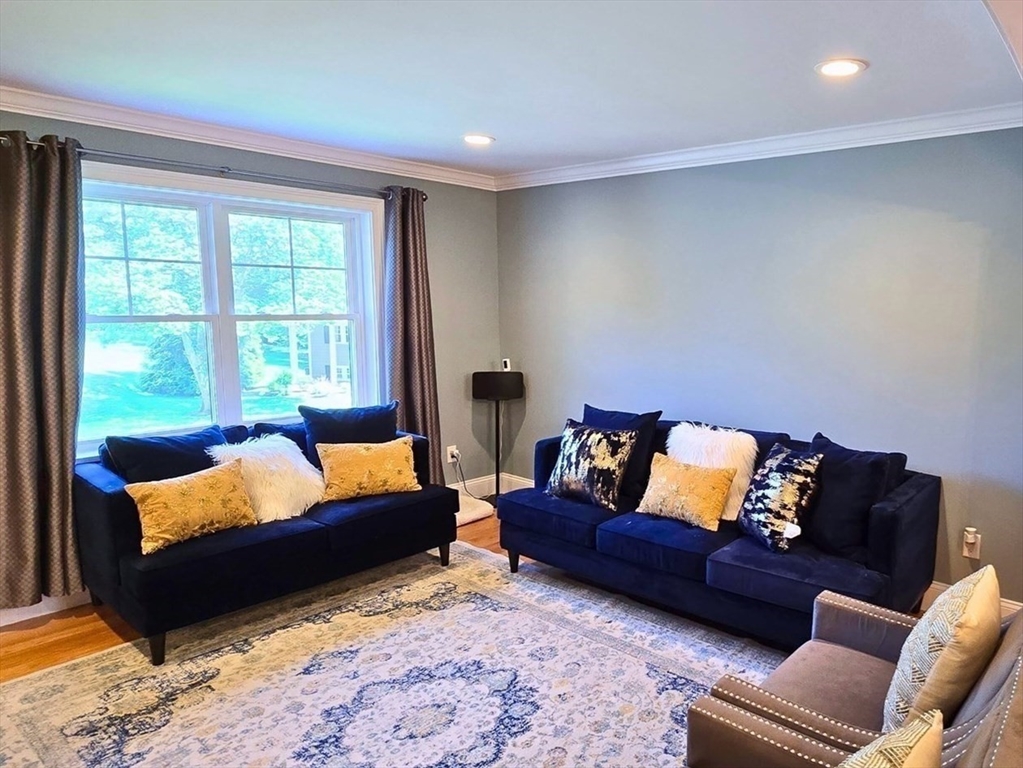 34 Fieldstone Dr