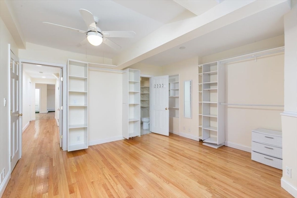 Boston, Massachusetts 02116, United States, 1 Bedroom Bedrooms, ,2 BathroomsBathrooms,Residential,Pending,84626