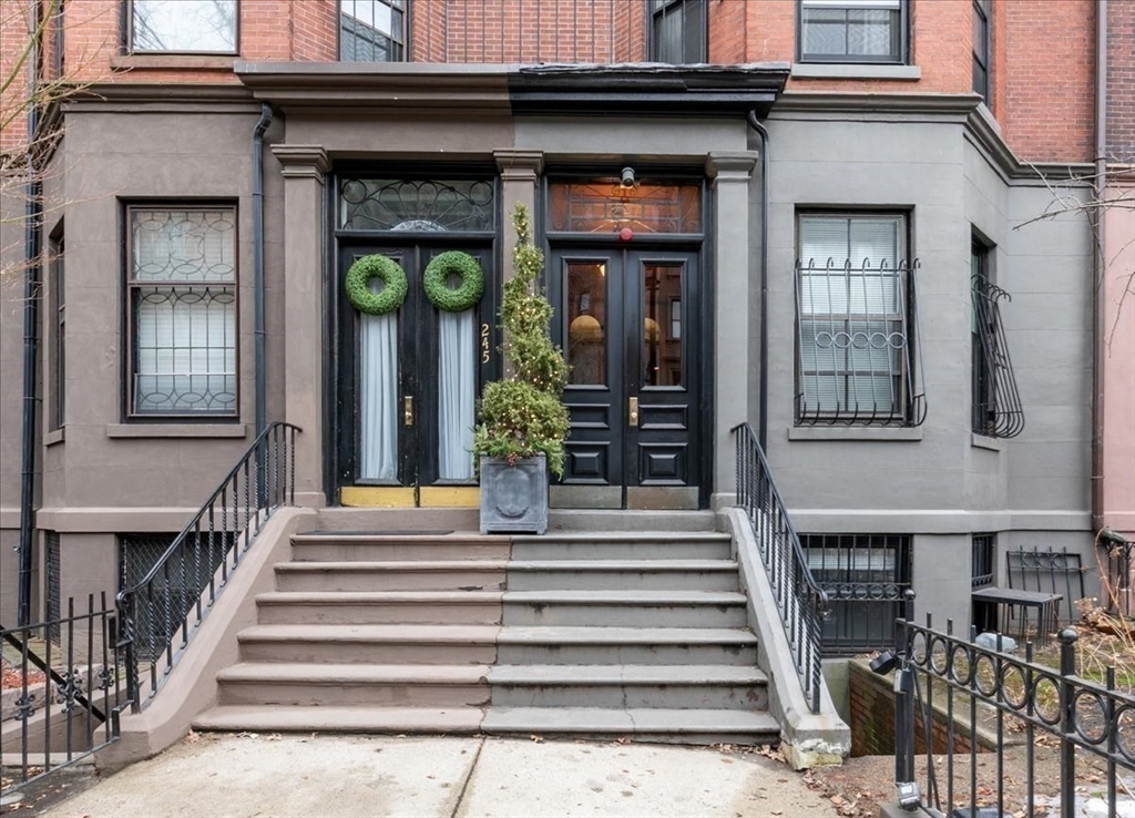 Boston, Massachusetts 02116, United States, 1 Bedroom Bedrooms, ,2 BathroomsBathrooms,Residential,Pending,84626