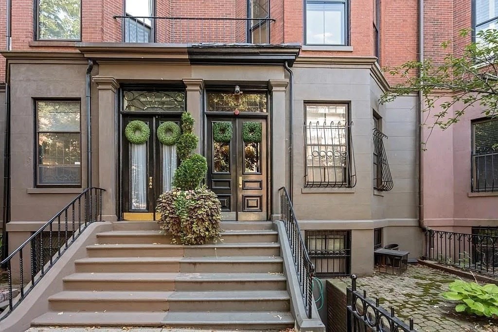 Boston, Massachusetts 02116, United States, 1 Bedroom Bedrooms, ,2 BathroomsBathrooms,Residential,Pending,84626