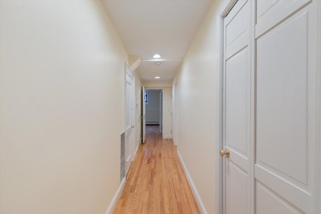 Boston, Massachusetts 02116, United States, 1 Bedroom Bedrooms, ,2 BathroomsBathrooms,Residential,Pending,84626