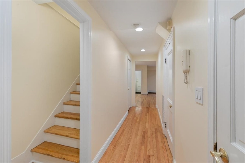 Boston, Massachusetts 02116, United States, 1 Bedroom Bedrooms, ,2 BathroomsBathrooms,Residential,Pending,84626