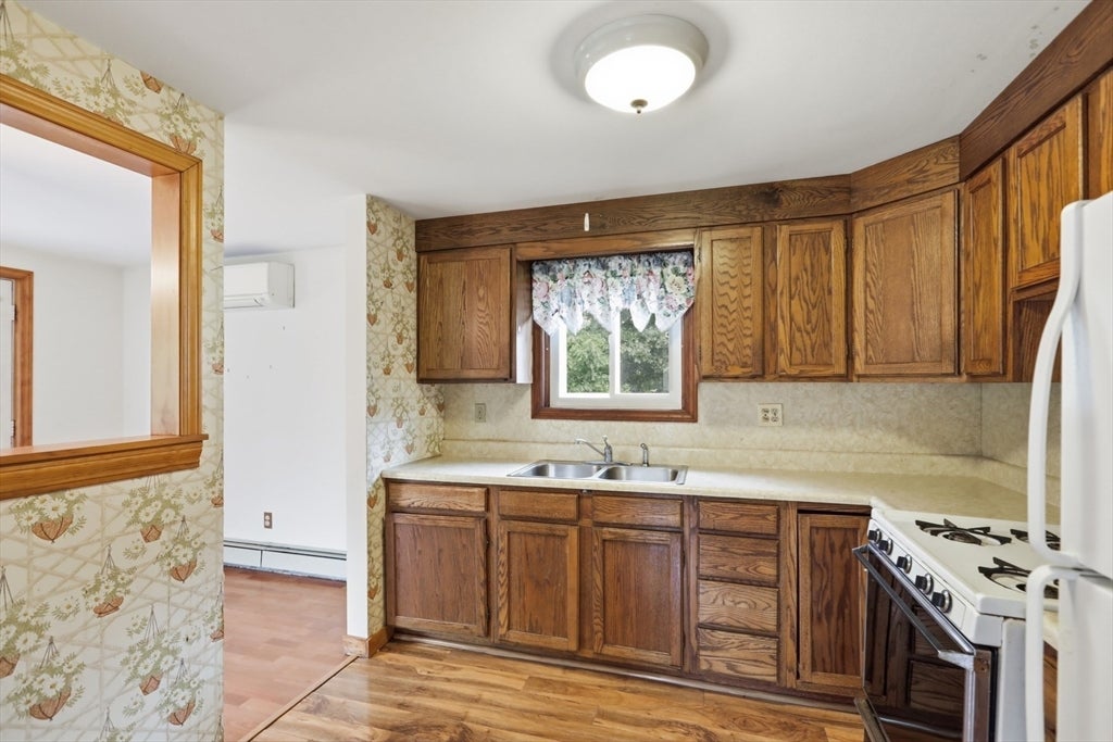 2 Westwood Street, Burlington, MA Photo #19
