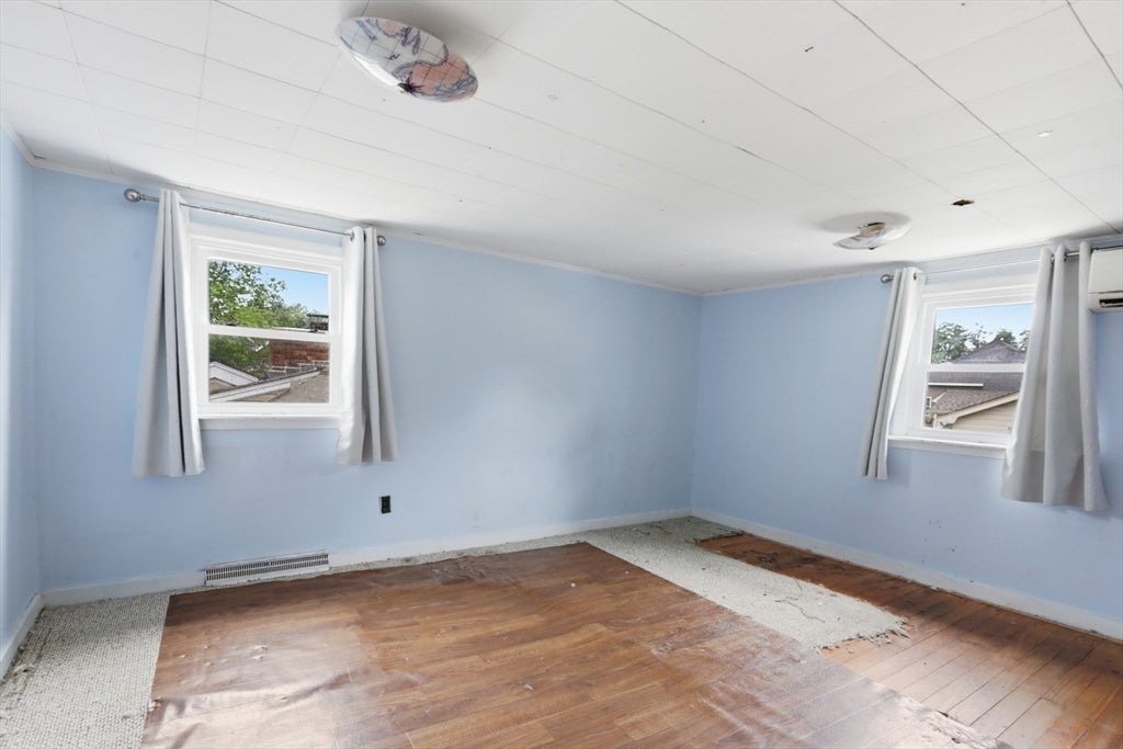 2 Westwood Street, Burlington, MA Photo #15