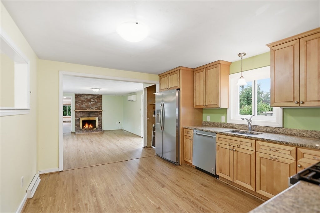 2 Westwood Street, Burlington, MA Photo #7