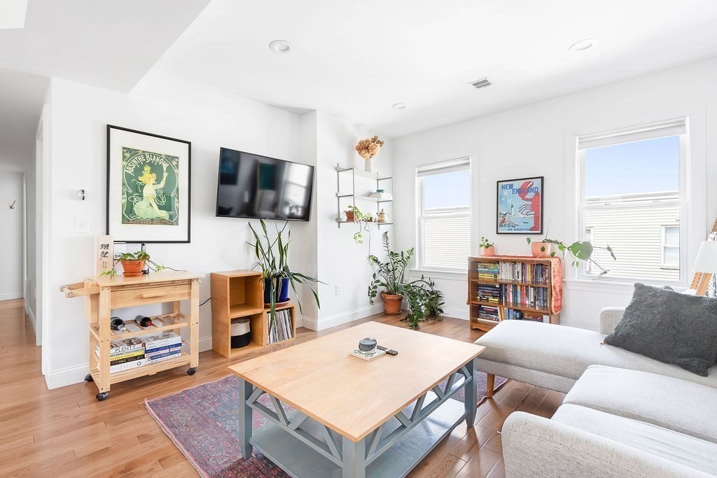 14 Cottage St 3