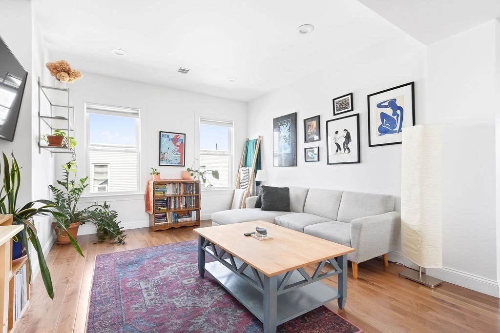 14 Cottage St 3
