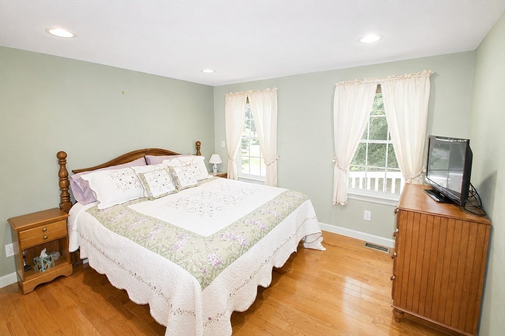 10 Patriot Ln, Whitman, MA Photo #26