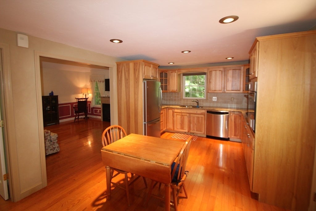 10 Patriot Ln, Whitman, MA Photo #23