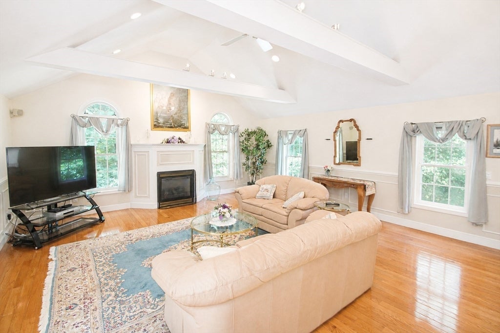 10 Patriot Ln, Whitman, MA Photo #11