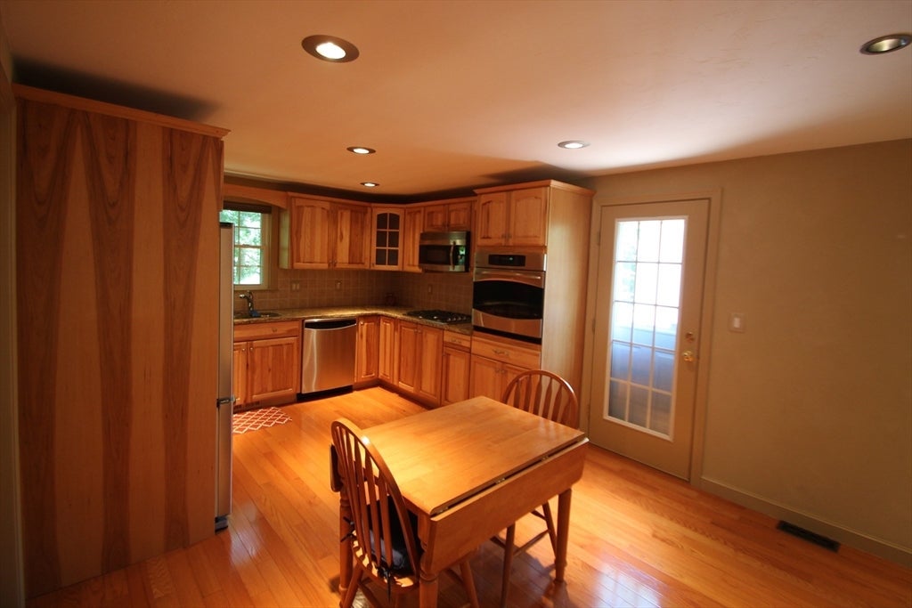 10 Patriot Ln, Whitman, MA Photo #21