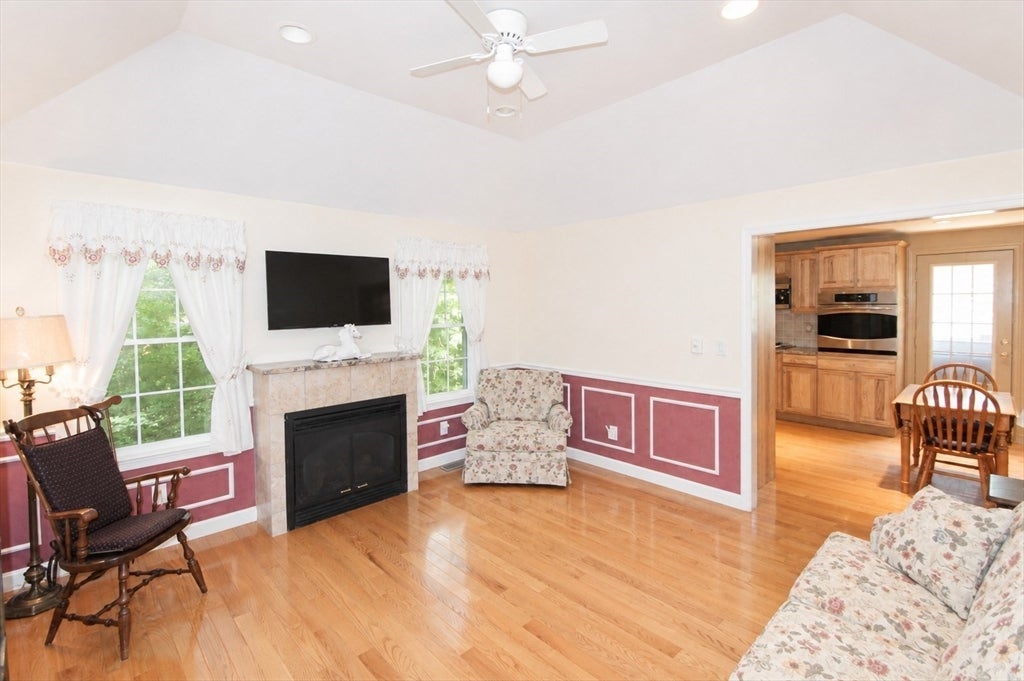 10 Patriot Ln, Whitman, MA Photo #25