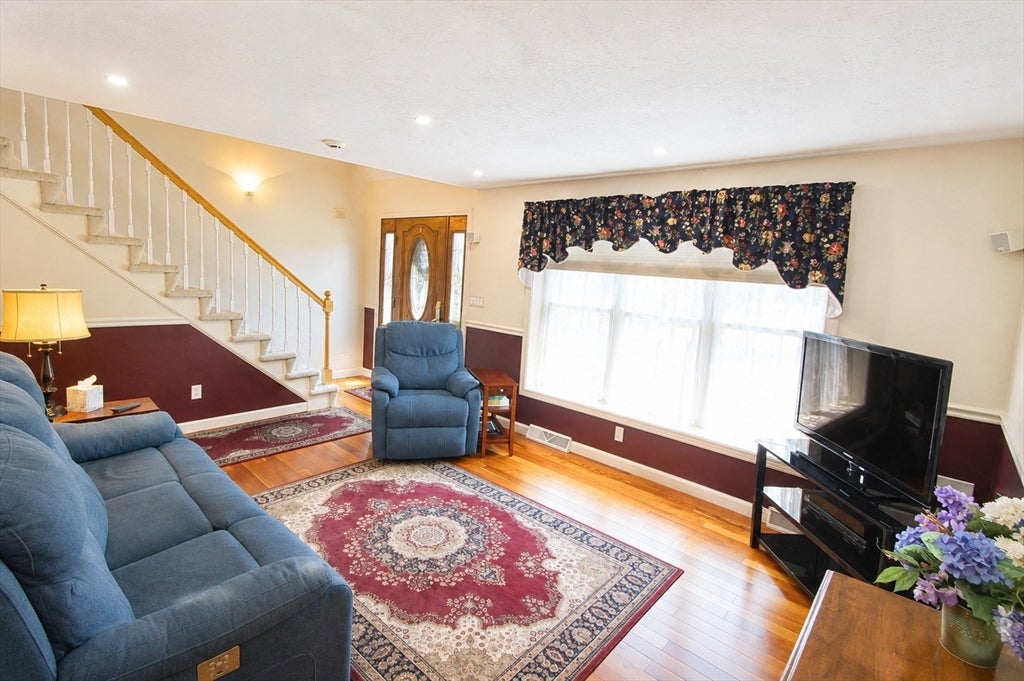 10 Patriot Ln, Whitman, MA Photo #8