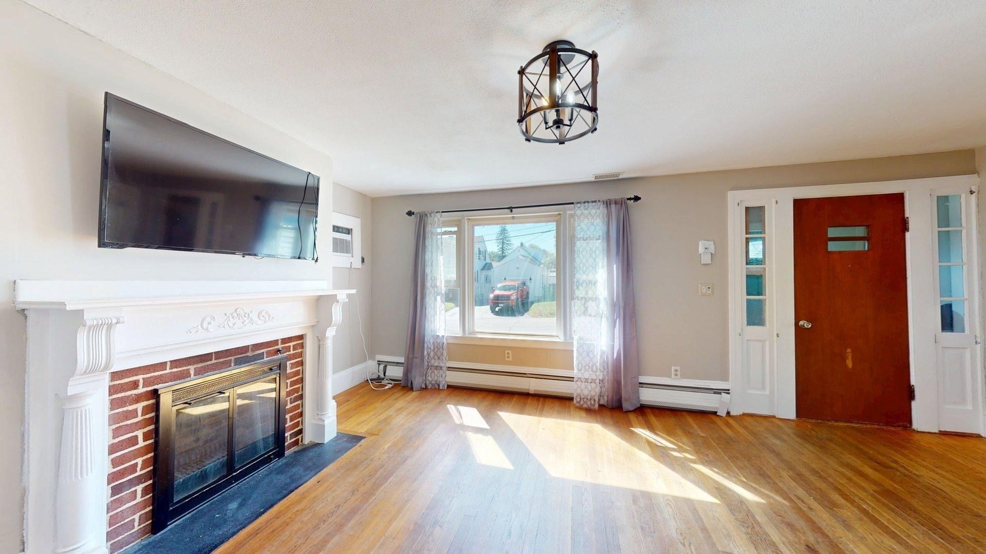 35 Newtonville Avenue, Fitchburg MA 01420