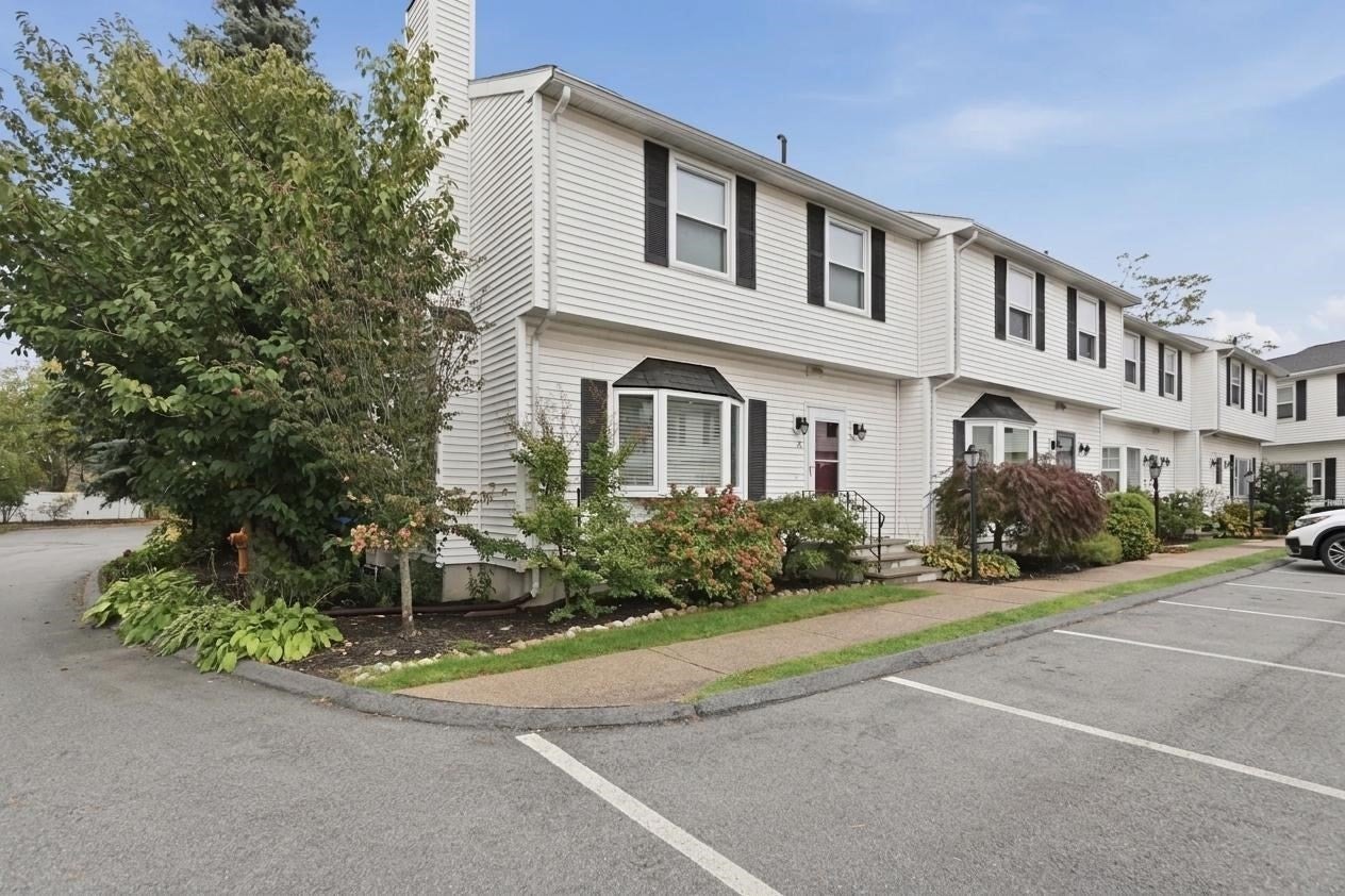 50 Hicks Avenue 16