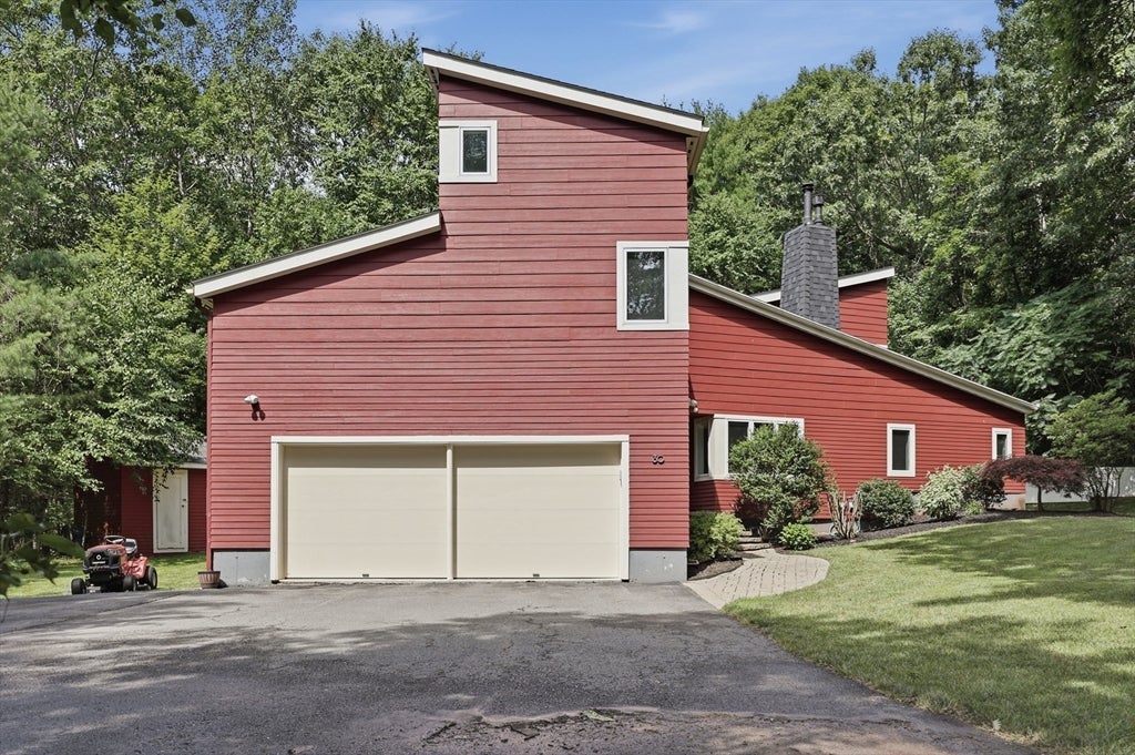 30 Saint Martin Street