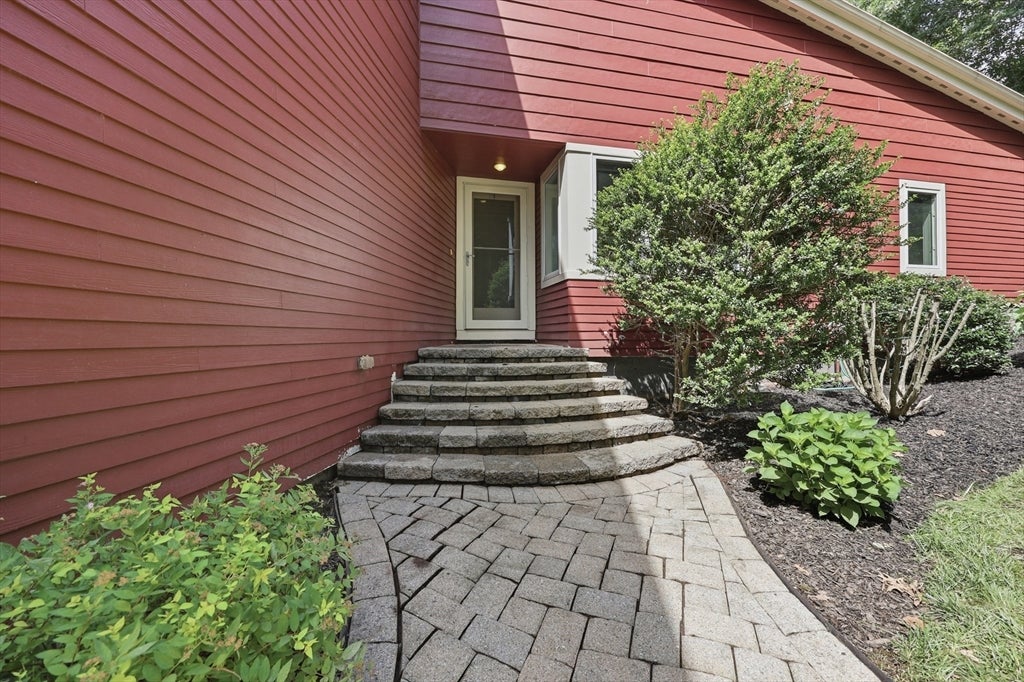 30 Saint Martin Street