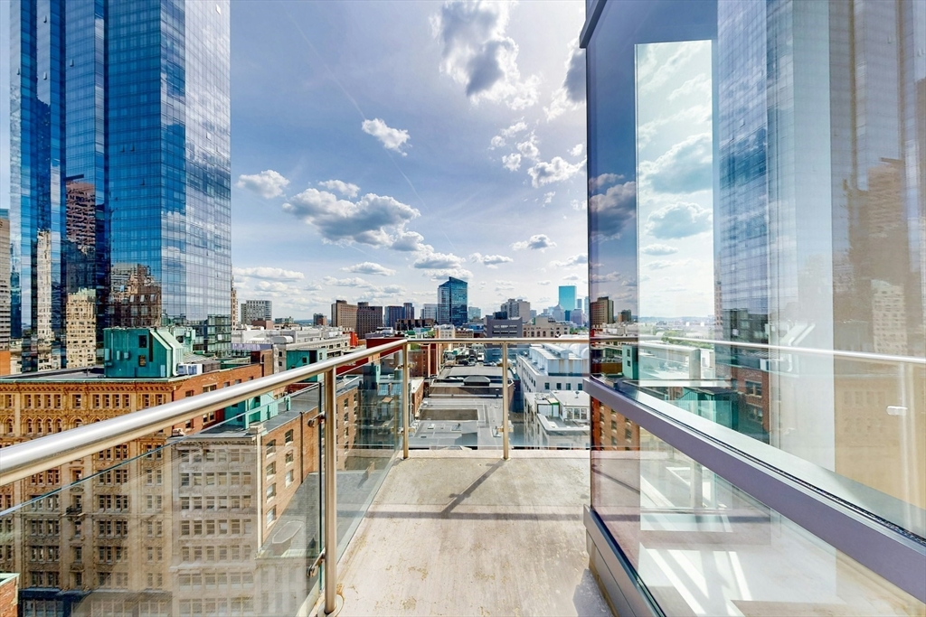 45 Province St U1602