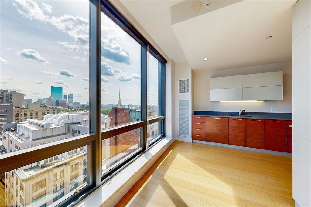 45 Province St U1602