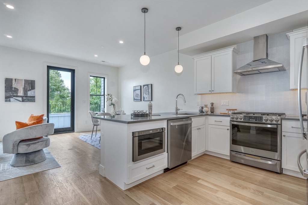 116 Moore St P305