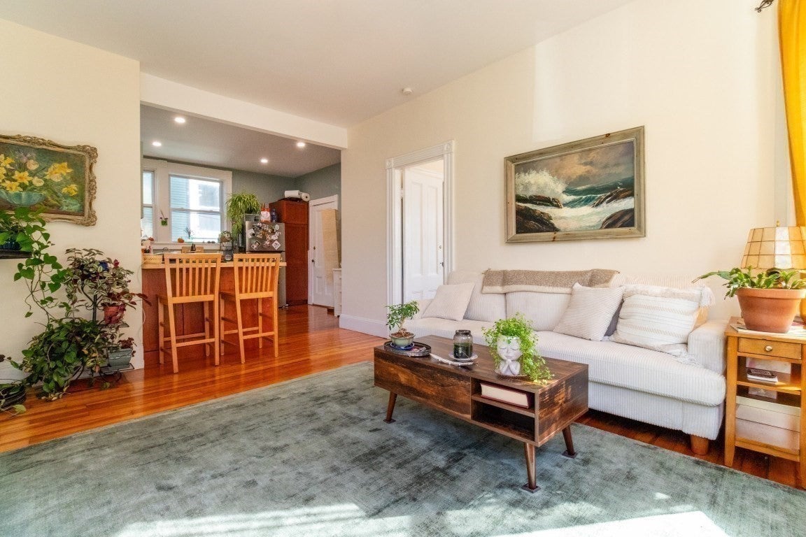 21 Conway St