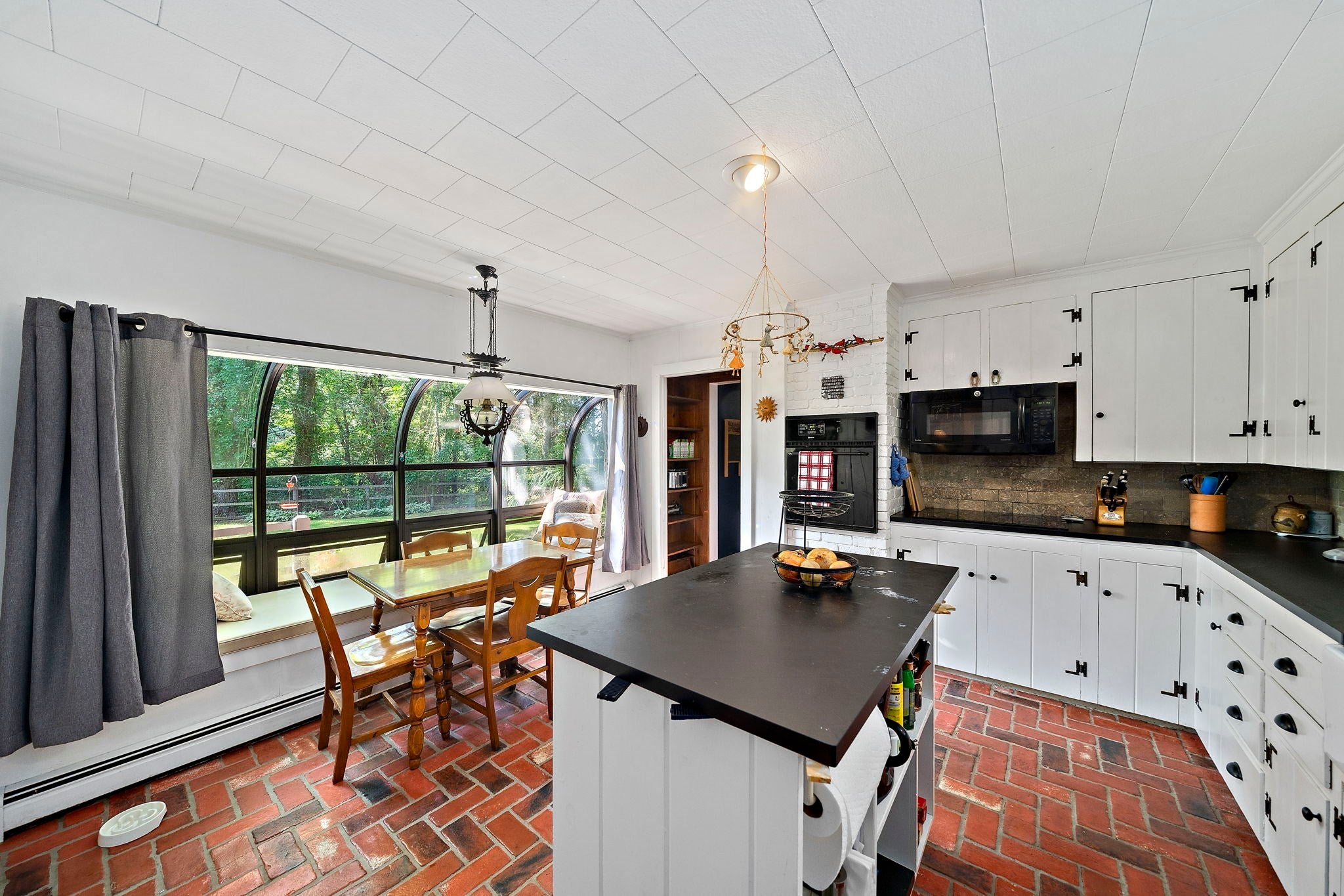 128 Whitford Cir, Marshfield, MA Photo #5