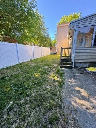 35 Standish St, Worcester, MA Photo #11