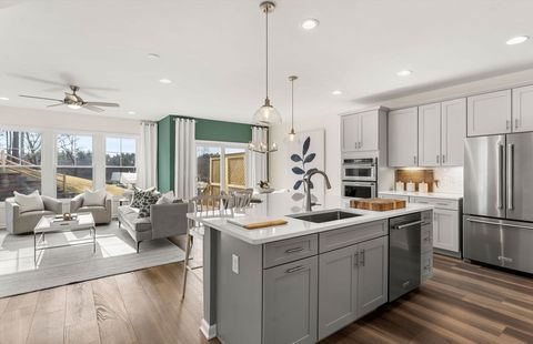 18 Emerald Run 60 Shrewsbury MA 01545