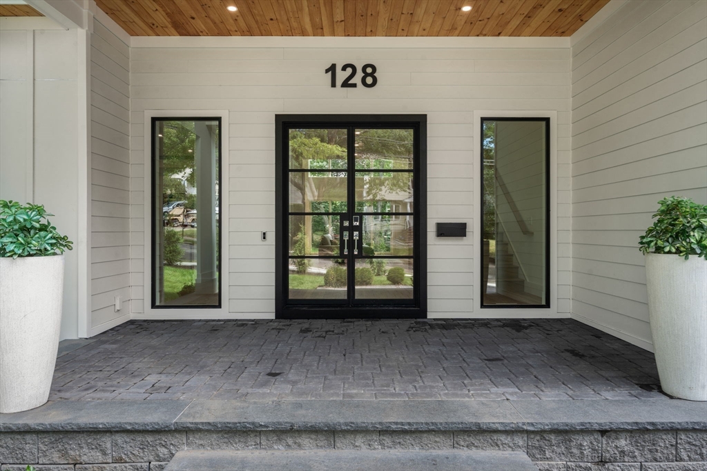 128 Charlemont Street