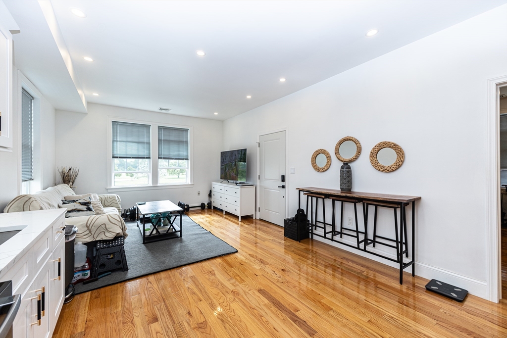 279 Shirley St 2