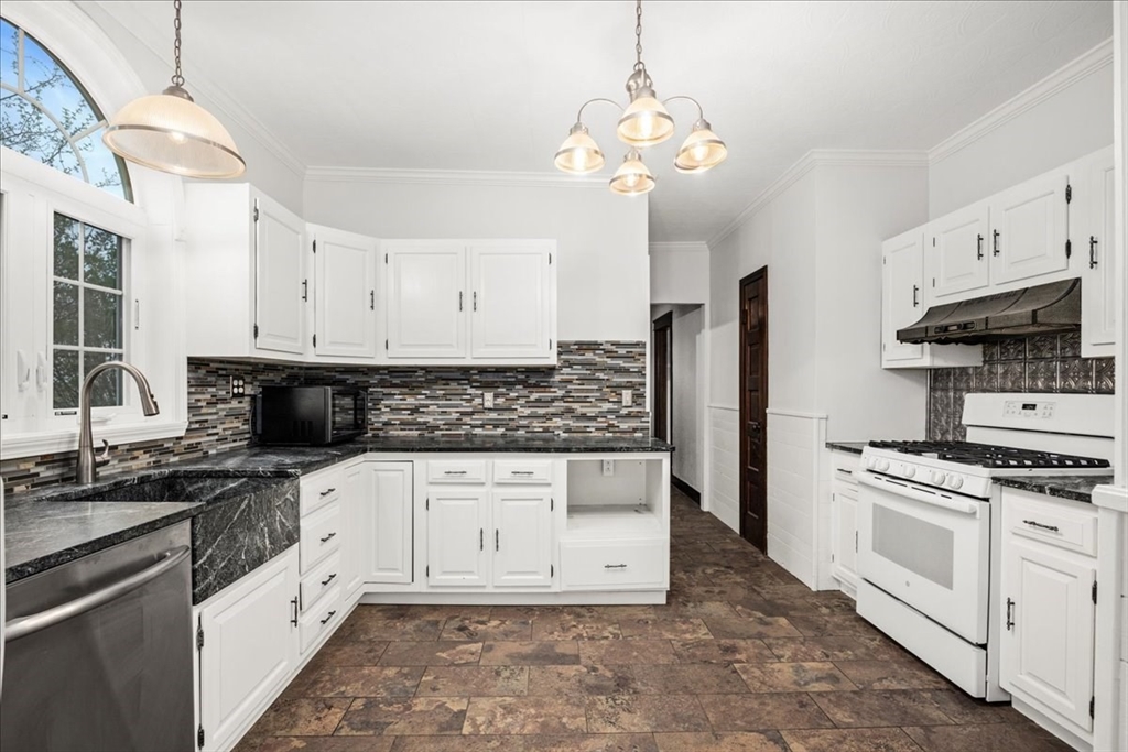7 Vancroft Ave