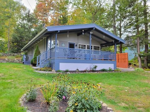 23 Iroquois Ave Hubbardston MA 01452