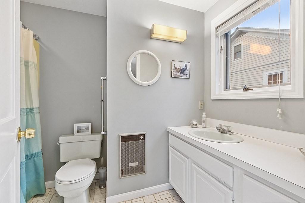 31 Barnard Rd, Worcester, MA Photo #16
