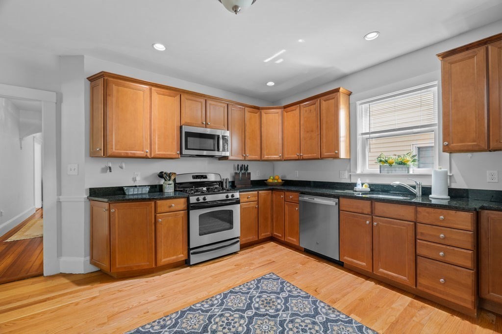 16 Charles St #A, Watertown, MA Photo #17
