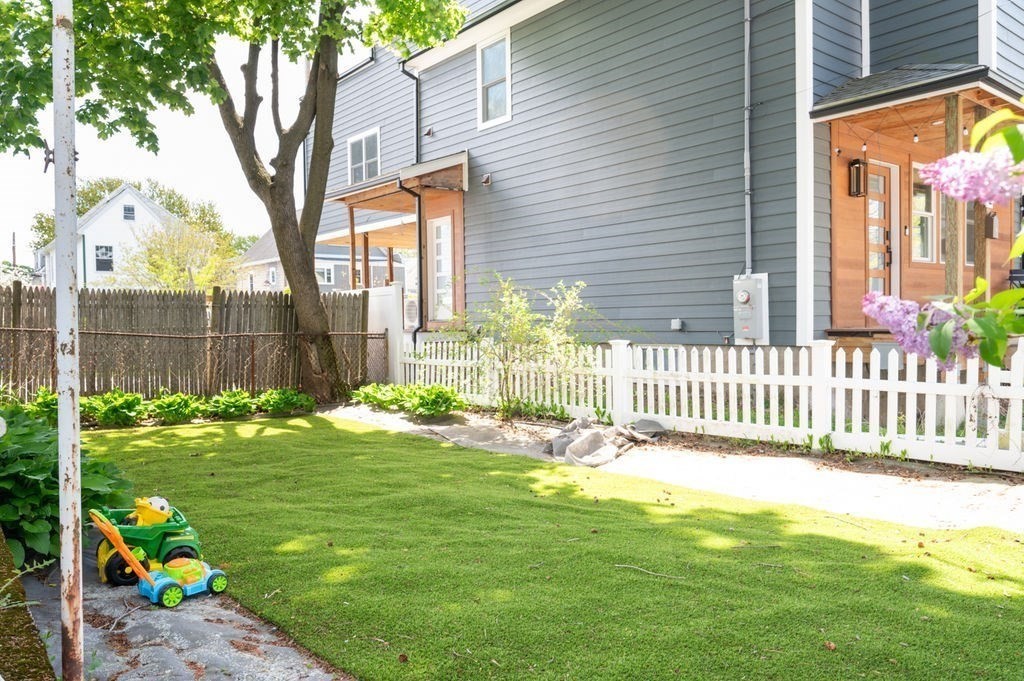 16 Charles St #A, Watertown, MA Photo #33