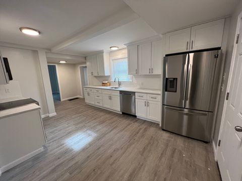 8 Sunset Rd Wayland MA 01778