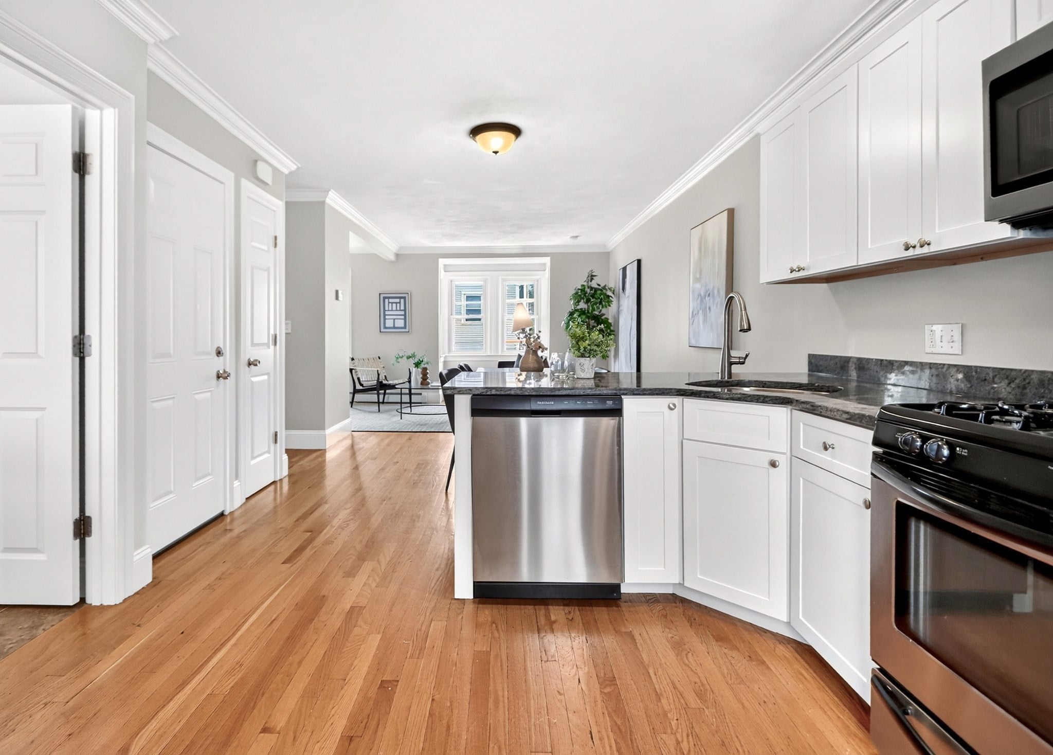 139 W 6th St #2, Boston, MA, 139 W 6th St #2, Boston, MA Photo #11