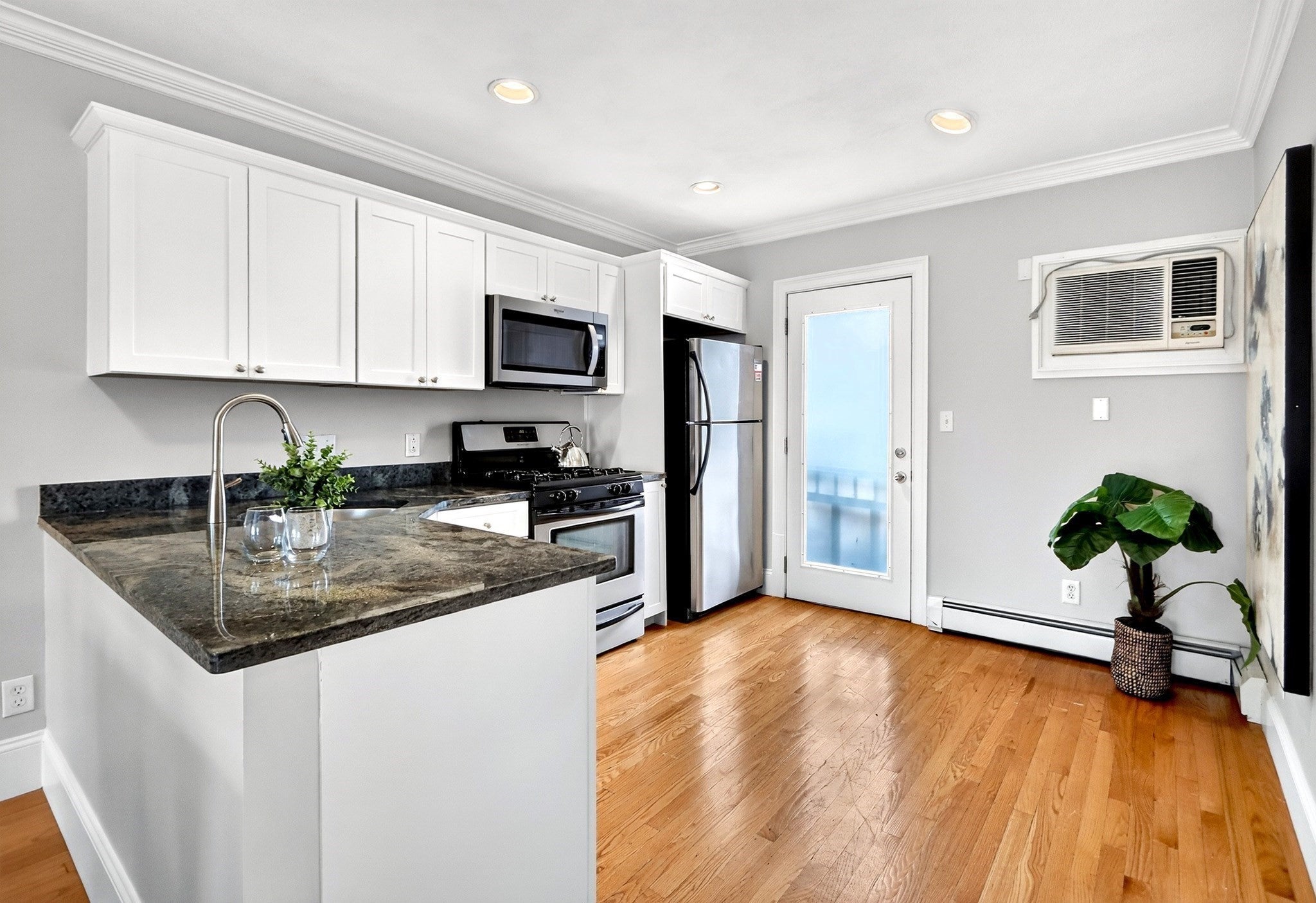 139 W 6th St #2, Boston, MA, 139 W 6th St #2, Boston, MA Photo #9