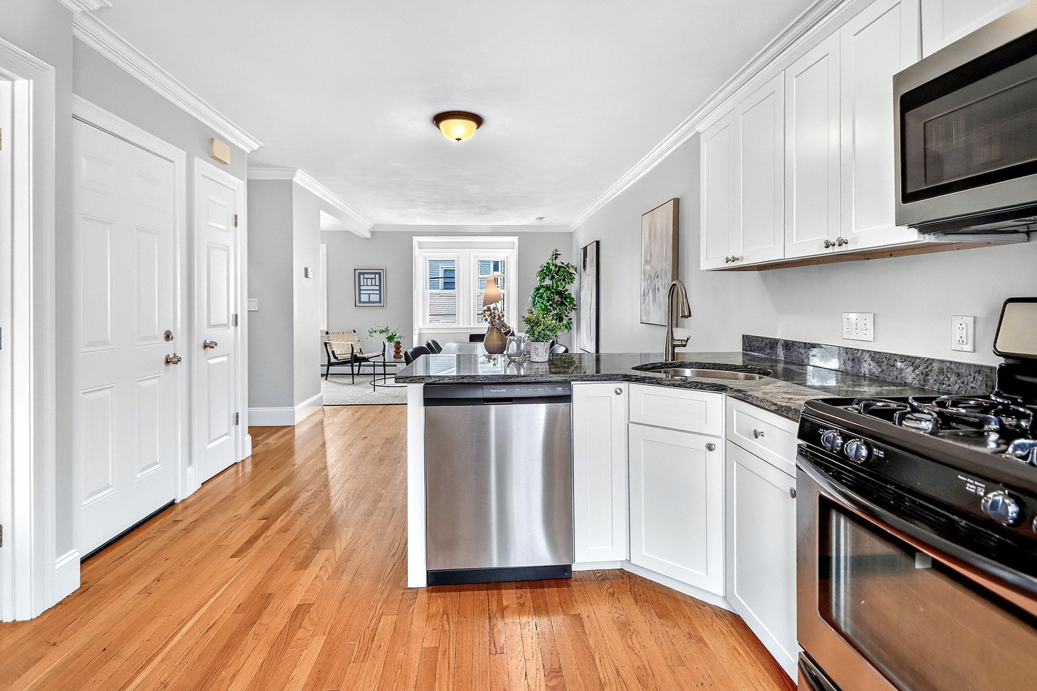 139 W 6th St #2, Boston, MA, 139 W 6th St #2, Boston, MA Photo #10