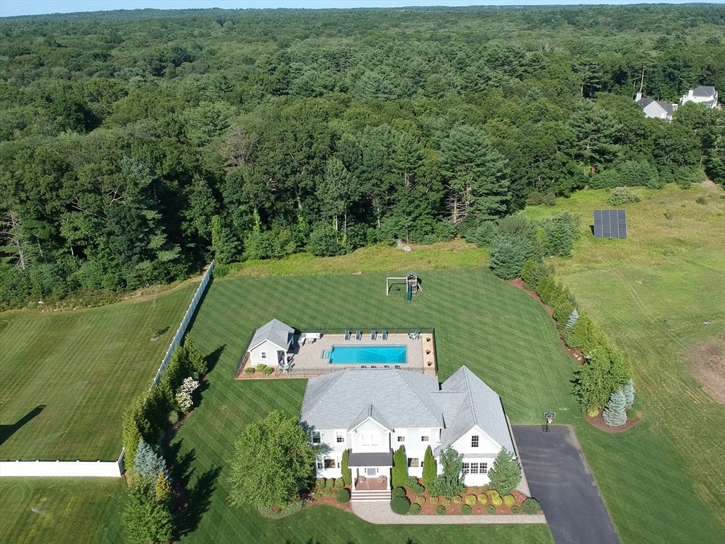 25 Linden Ln