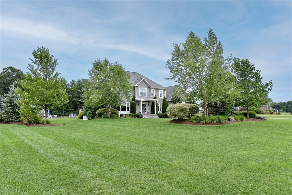 25 Linden Ln